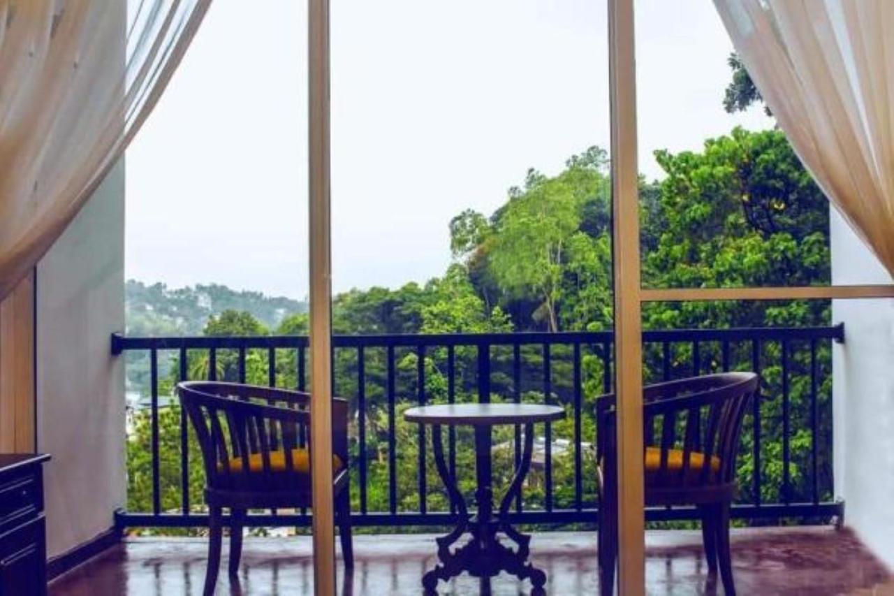 Medhani Hotel Kandy Ngoại thất bức ảnh